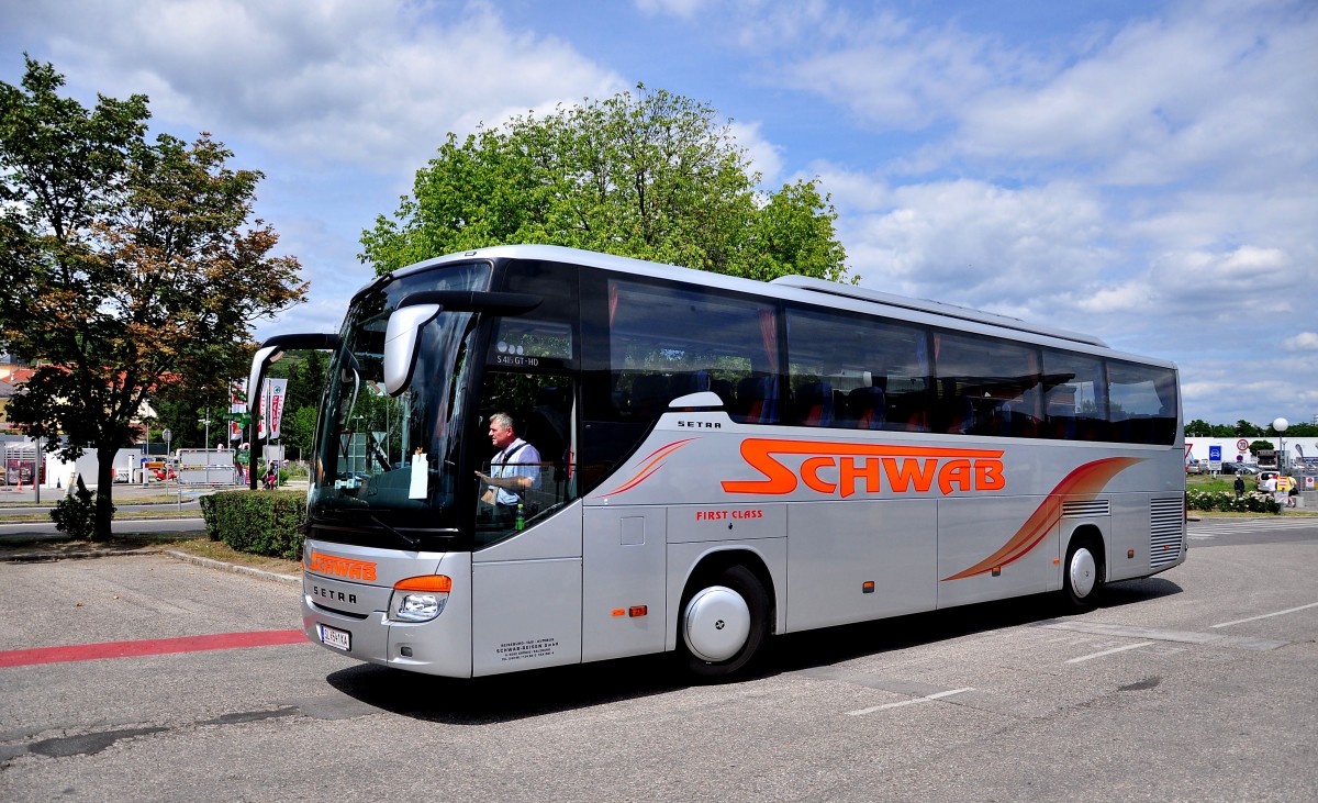 Setra 415 GT-HD von Schwab Reisen aus sterreich am 21.Juni 2014 in Krems gesehen.