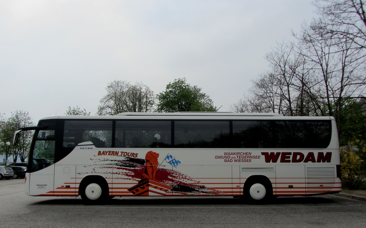 SETRA 415 GT-HD von WEDAM Reisen aus Deutschland am 5.April 2014 in Krems.