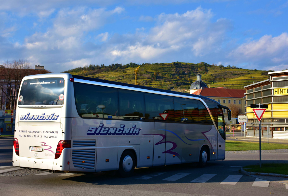 Setra 415 HD von Siencnik Reisen aus sterreich in Krems.