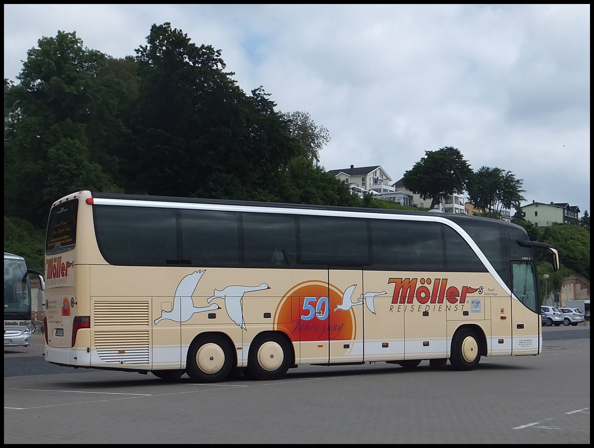 Setra 415 HDH von Mller Reisedienst aus Deutschland im Stadthafen Sassnitz.