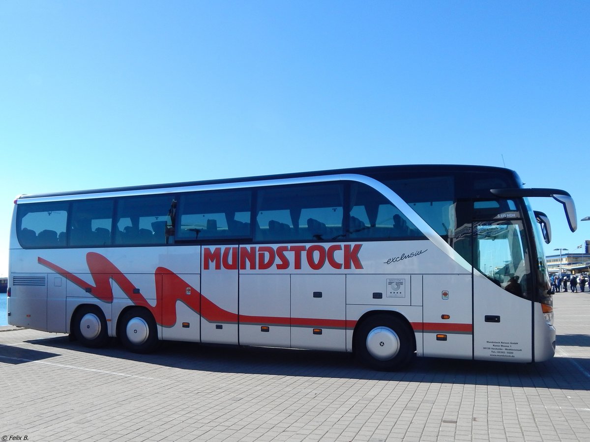 Setra 415 HDH von Mundstock aus Deutschland im Stadthafen Sassnitz.