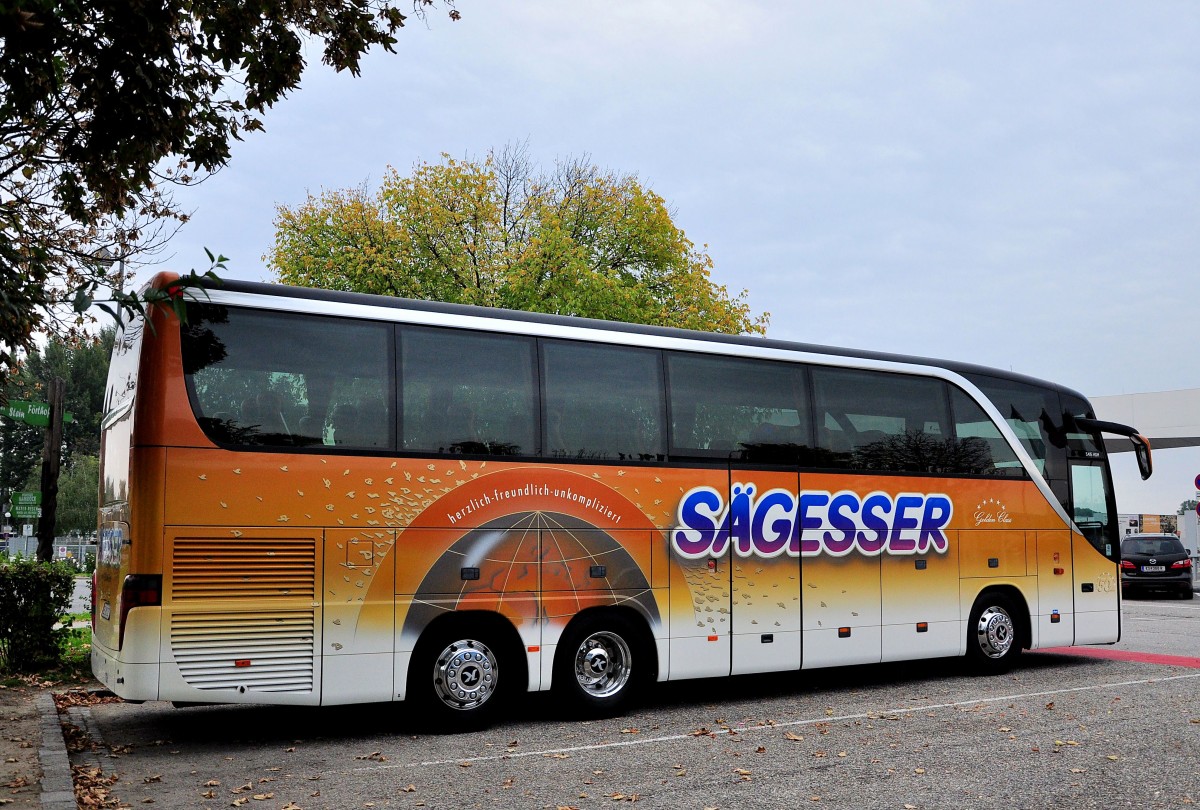 Setra 415 HDH von Sgesser / Schweiz im Herbst 2013 in Krems.