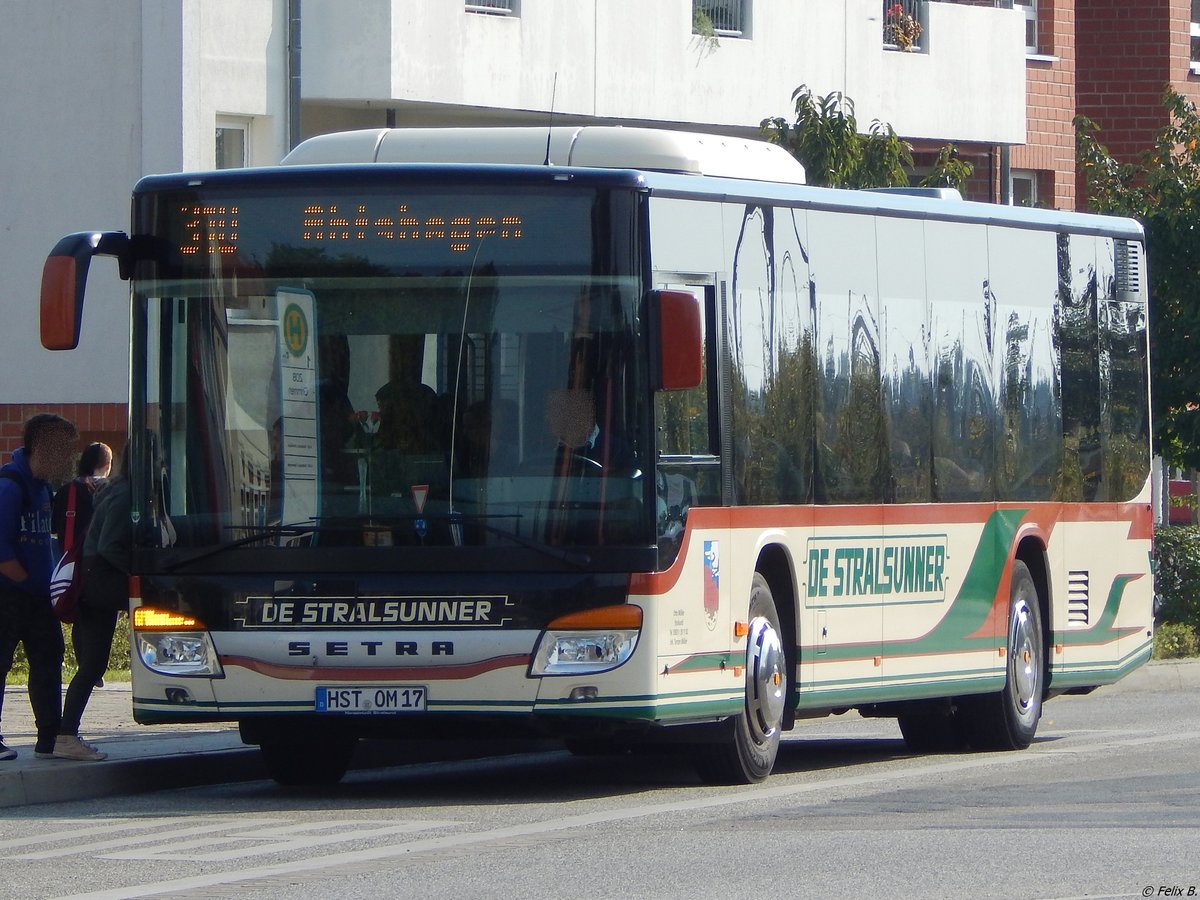 Setra 415 NF von De Stralsunner aus Deutschland in Grimmen.