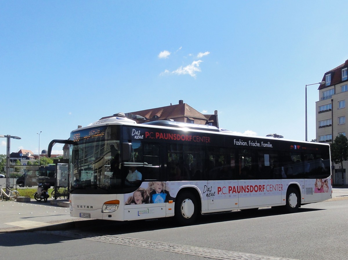 Setra 415 NF von Regionalbus Leipzig Ende Juli 2015 beim Hpt.Bahnhof in Leipzig gesehen.