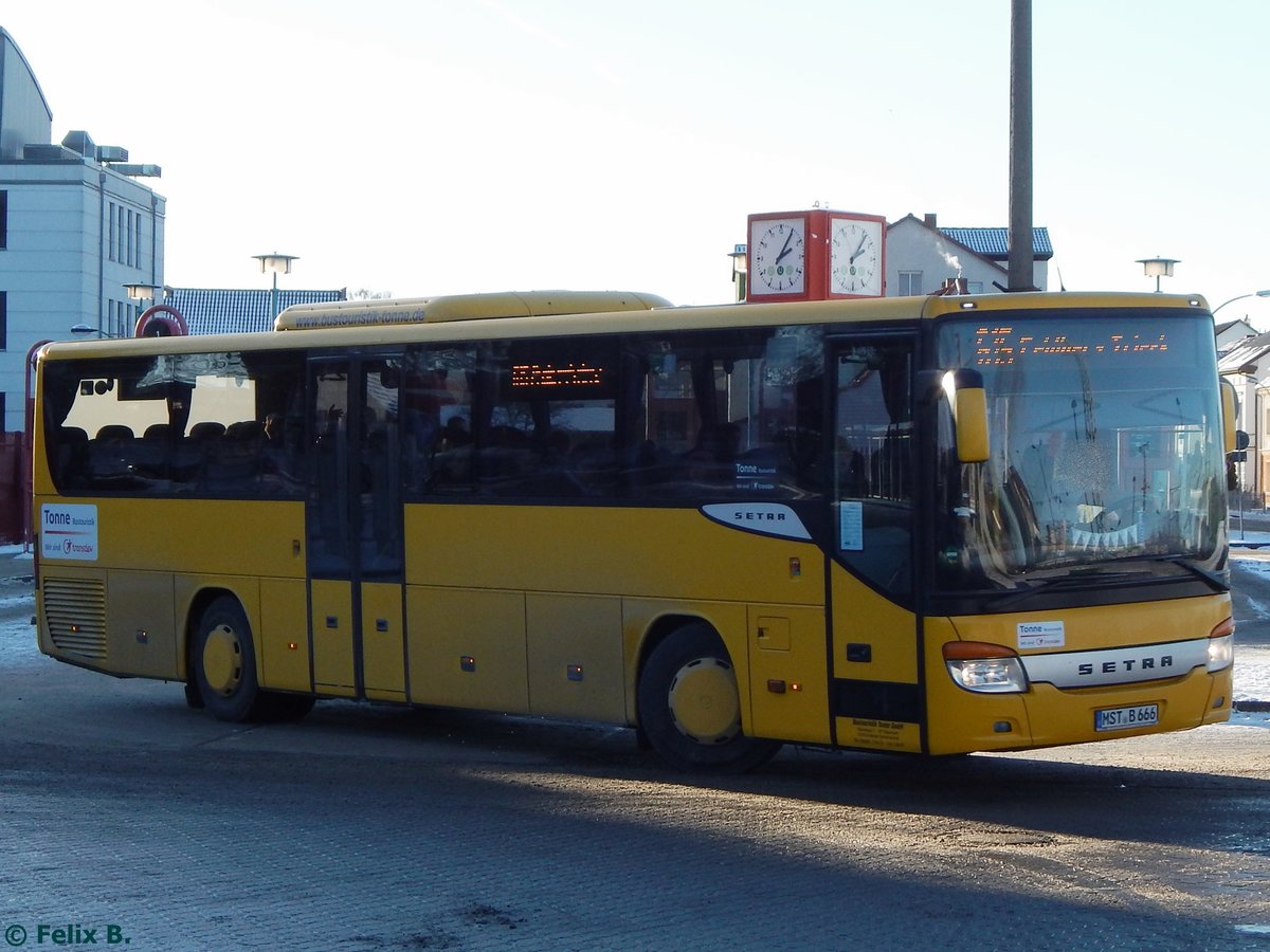 Setra 415 UL von Tonne aus Deutschland in Neubrandenburg. 