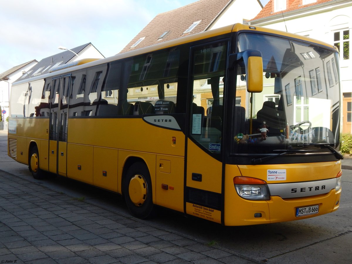 Setra 415 UL von Tonne aus Deutschland in Neubrandenburg.