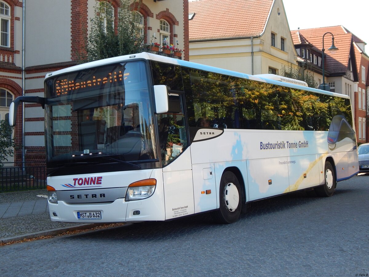 Setra 415 UL von Tonne aus Deutschland in Neustrelitz.
