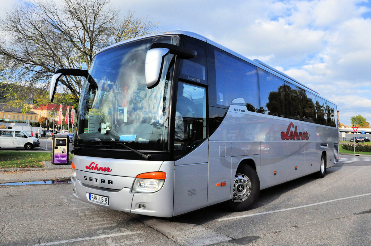Setra 416 GT-HD von Lehner Reisen aus der BRD in Krems unterwegs.