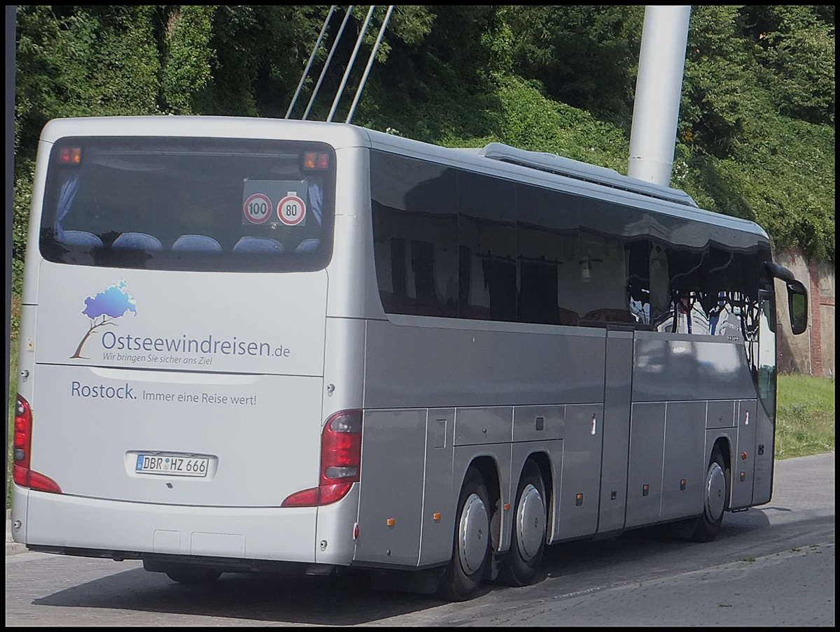 Setra 416 GT-HD von Ostseewindreisen aus Deutschland im Stadthafen Sassnitz.