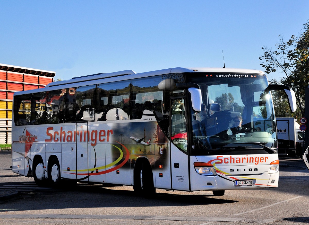 Setra 416 GT-HD von Scharinger Reisen aus sterreich am 18.10.2014 in Krems.