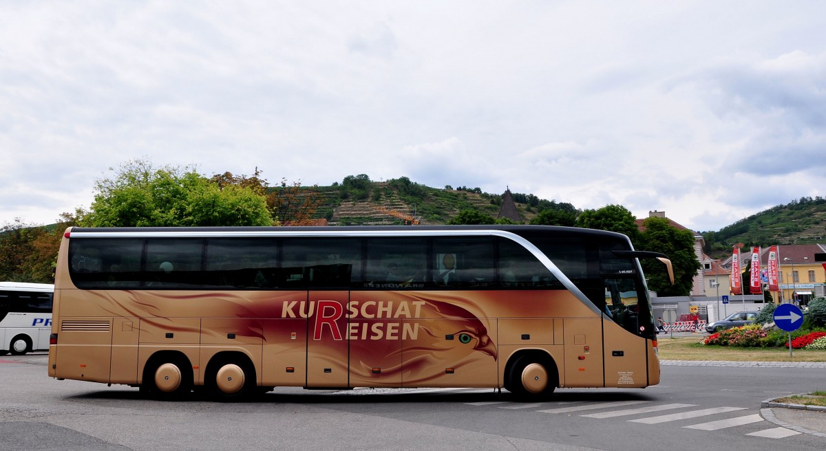 Setra 416 HDH von Kurschat Reisen aus der BRD in Krems gesehen.