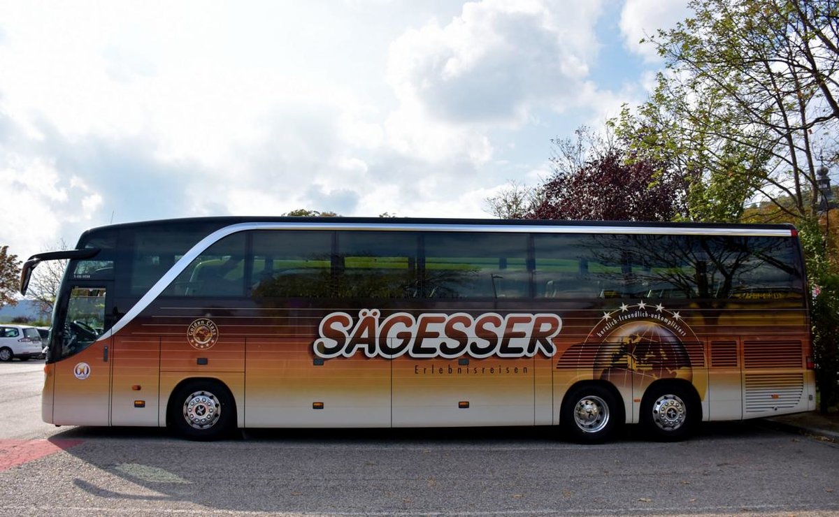 Setra 416 HDH von Sgesser Reisen aus der CH 09/2017 in Krems.
