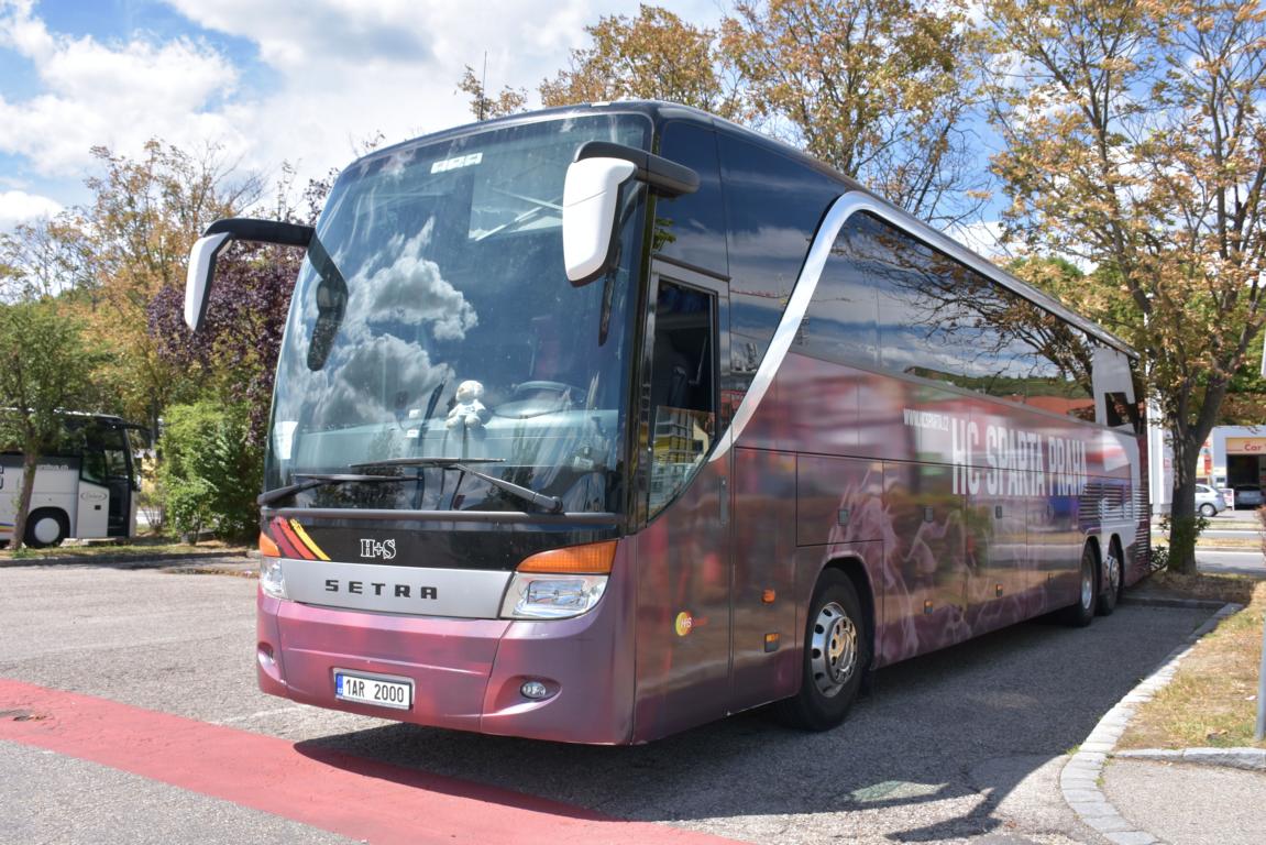 Setra 417 HDH von H&S Reisen aus der CZ 2017 in Krems.