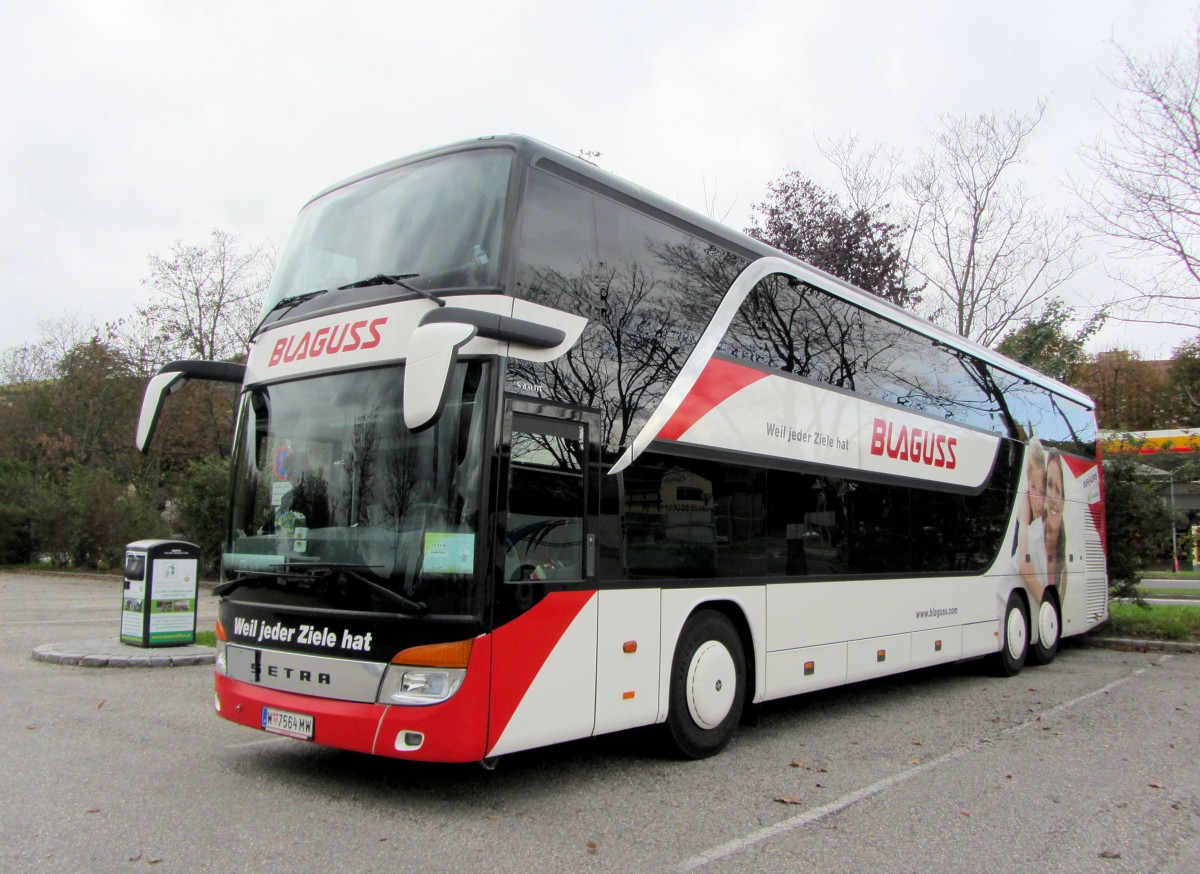 Setra 431 DT von Blaguss Reisen aus Wien am 22.10.2014 in Krems.