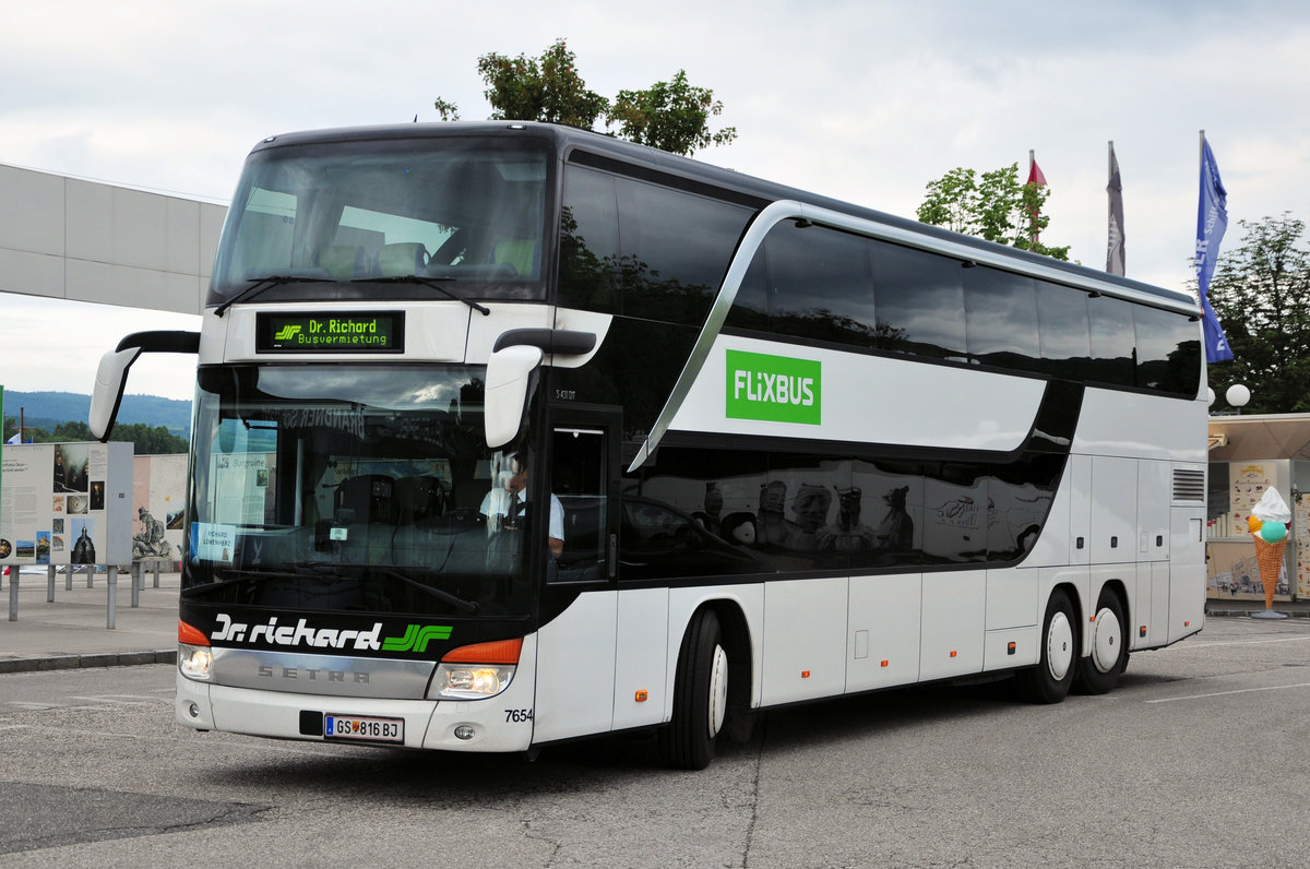Setra 431 DT Flixbus von Dr. Richard Reisen aus sterreich in Krems unterwegs.