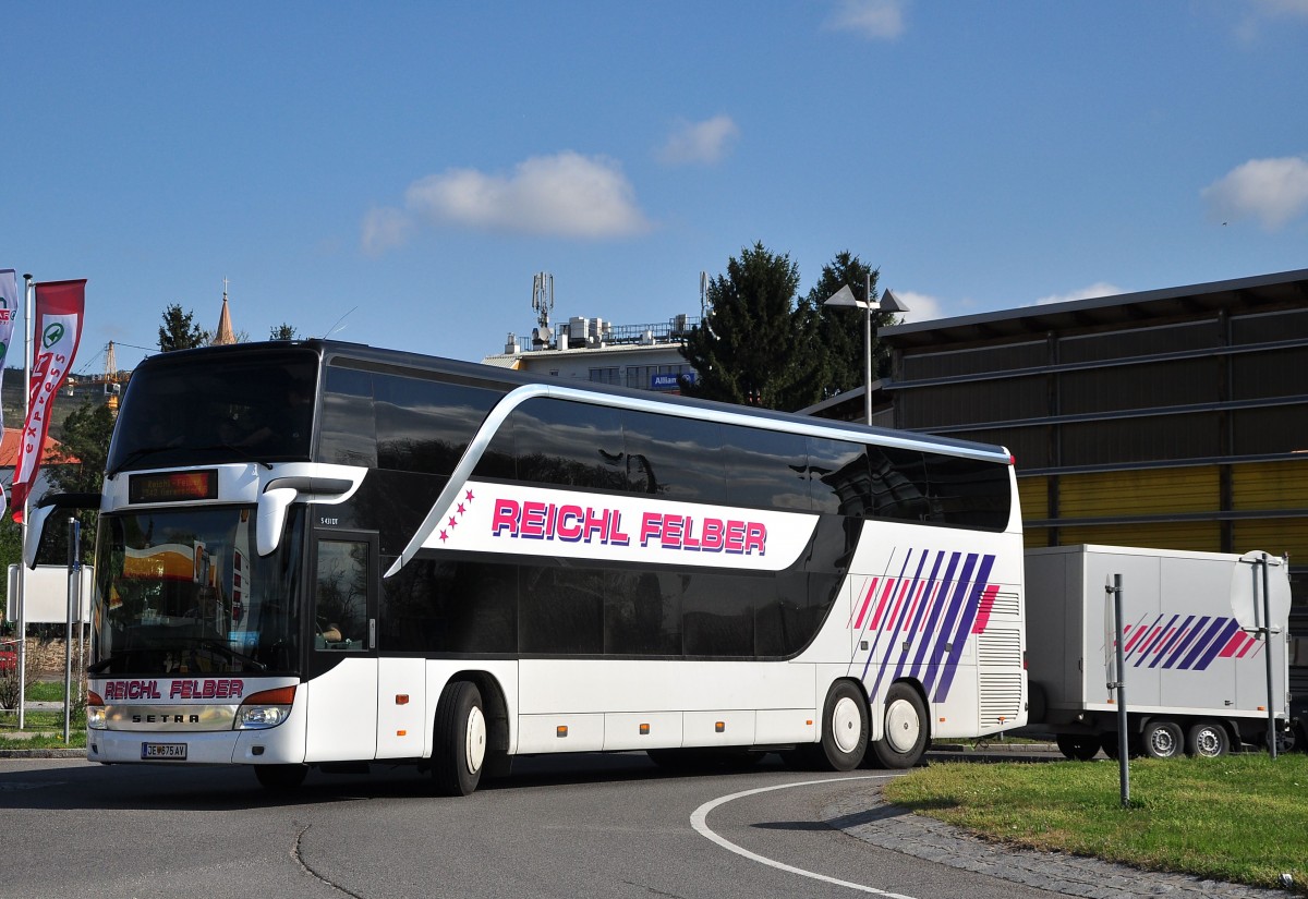Setra 431 DT mit Radanhnger von Reichl Felber Reisen aus sterreich am 18.4.2015 in Krems.