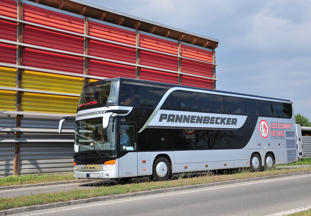 Setra 431 DT von Pannenbecker aus der BRD im Mai 2014 in Krems unerwegs.