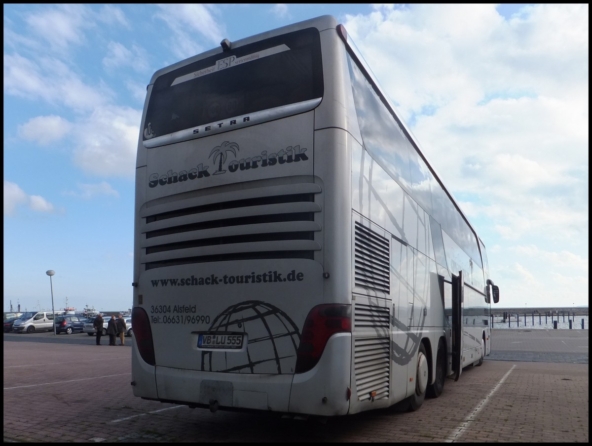 Setra 431 DT von Schack Touristik aus Deutschland im Stadthafen Sassnitz.