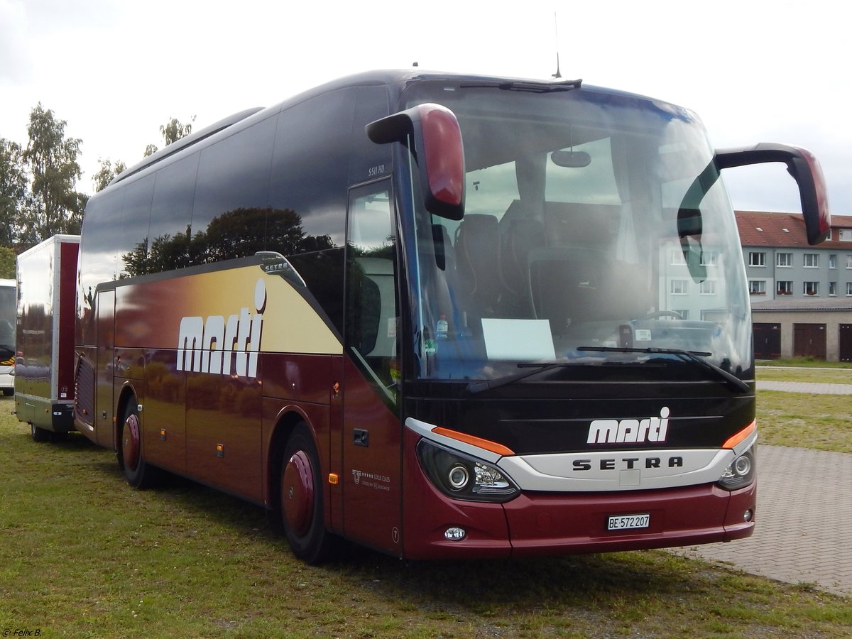 Setra 511 HD von Marti aus der Schweiz mit Anhänger in Sassnitz.