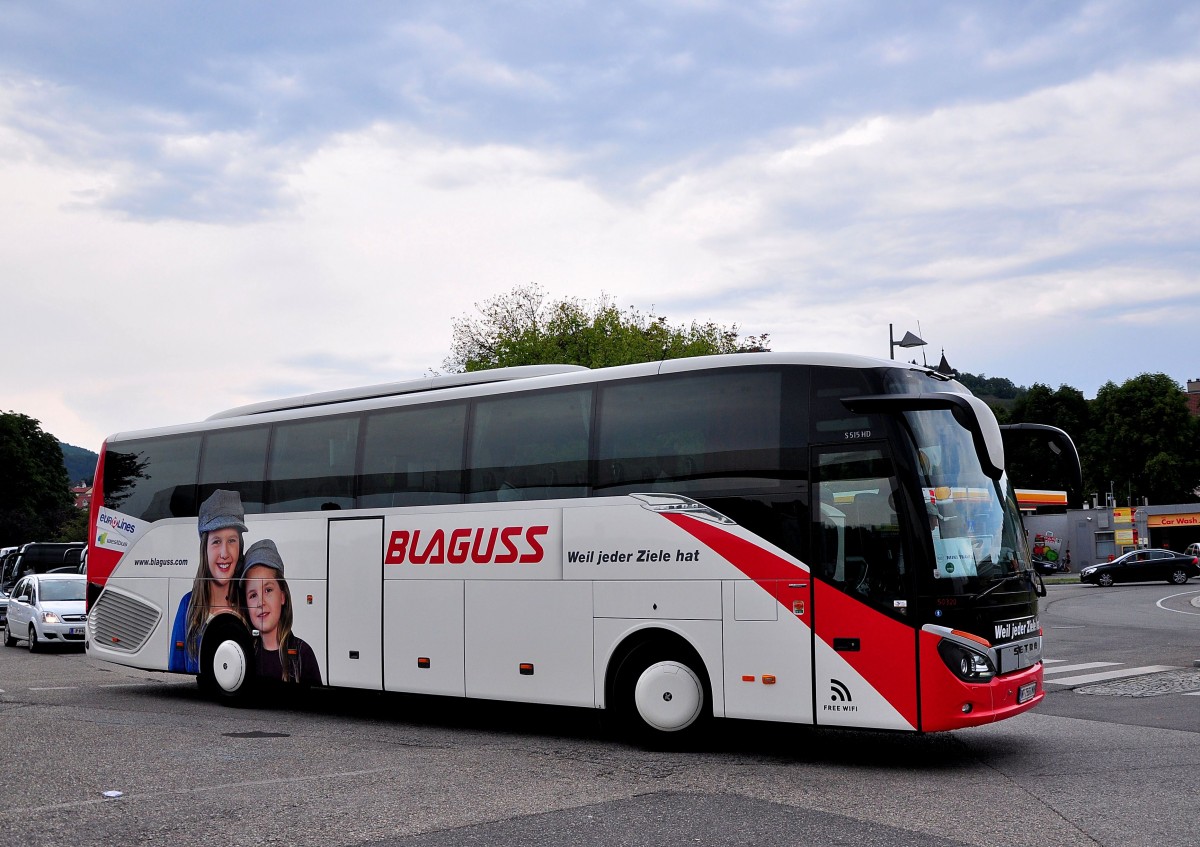 Setra 515 HD von Blaguss Reisen aus Wien am 27.Juli 2014 in Krems gesehen.