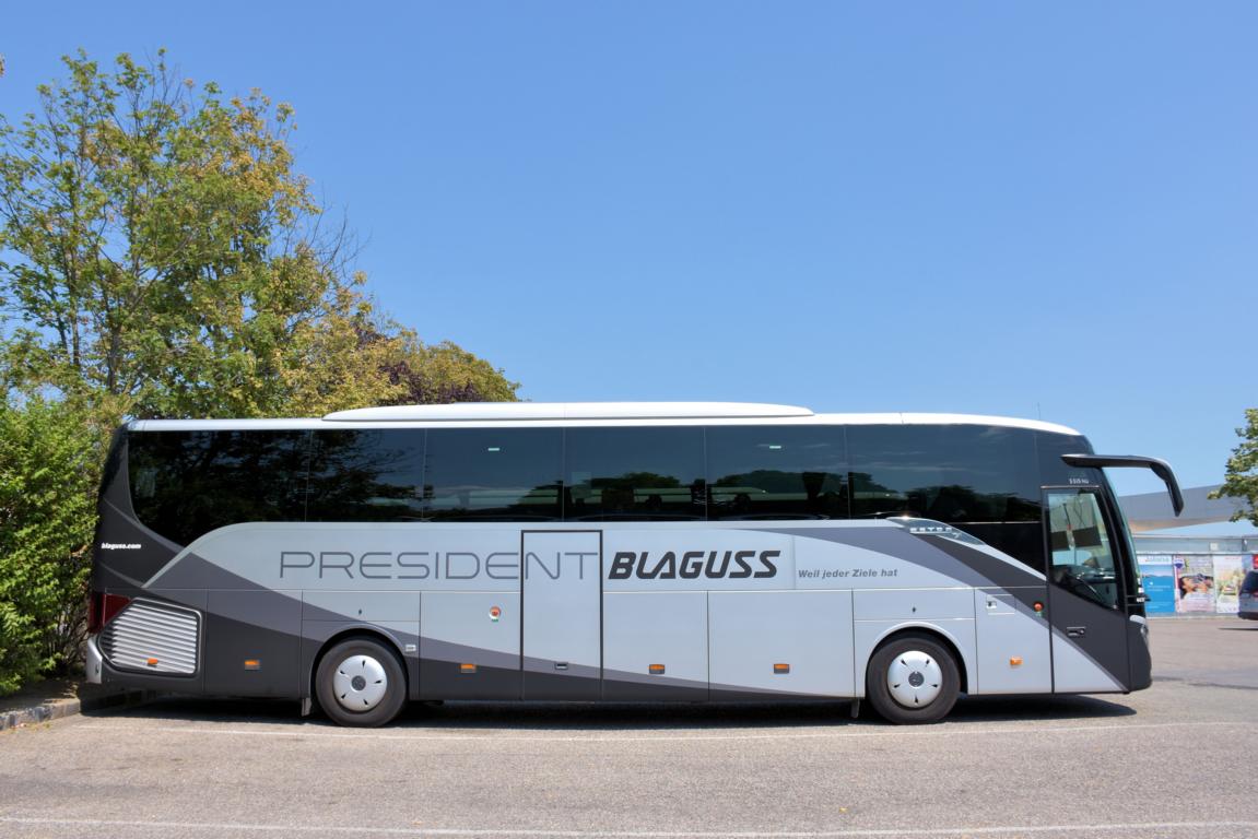Setra 515 HD von Blaguss Reisen aus Wien 06/2017 in Krems. 