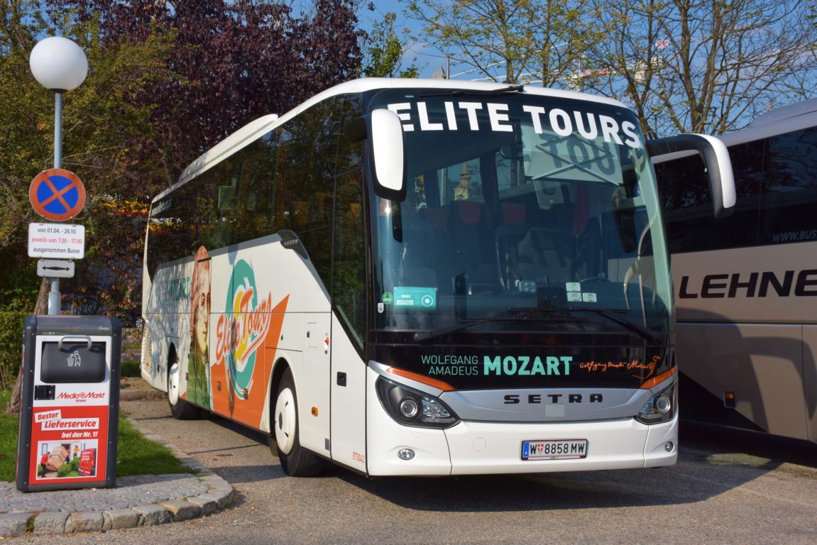 Setra 515 HD von Elite Tours aus Wien 09/2017 in Krems.