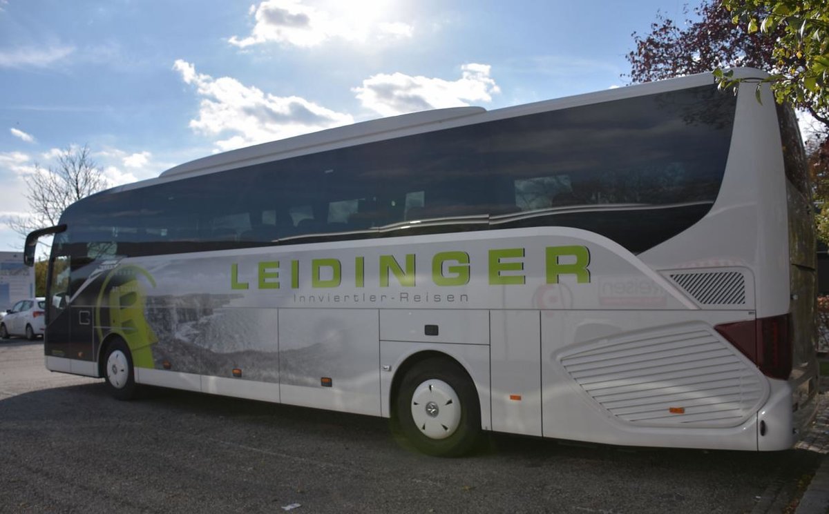 Setra 515 HD von Leidinger Reisen aus sterreich 10/2017 in Krems.