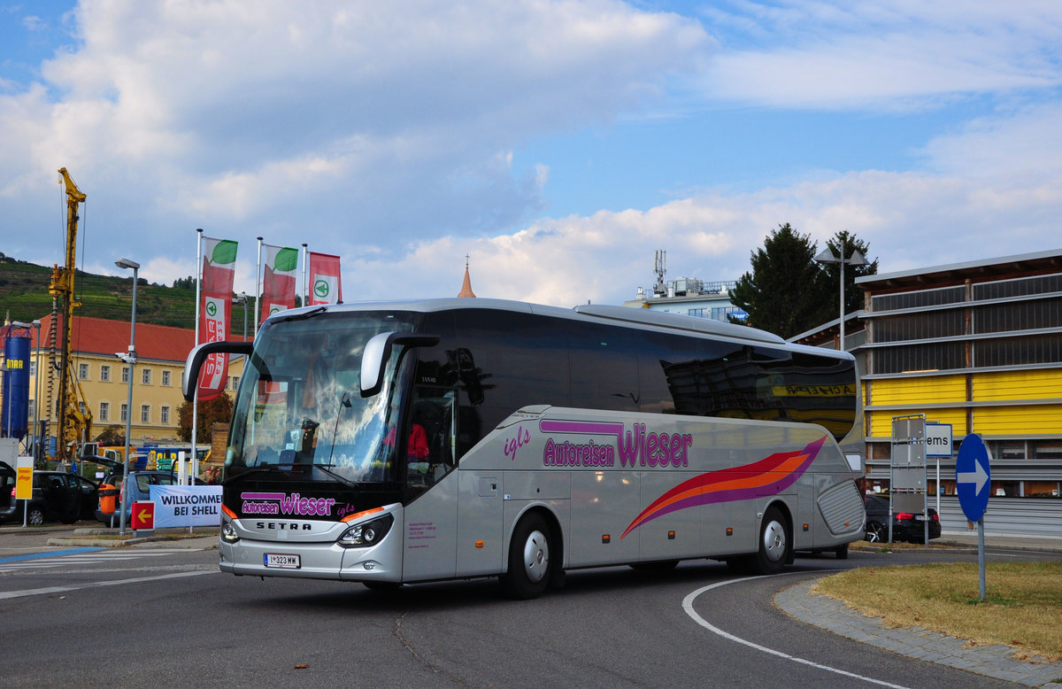 Setra 515 HD von Mckenhausen Reisen aus der BRD in Krems.
