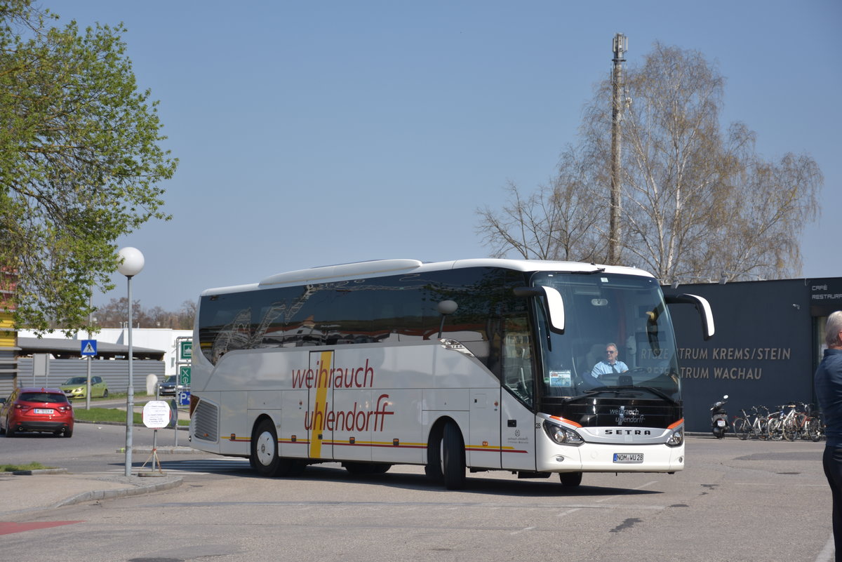 Setra 515 HD von Weihrauch Uhlendorff Reisen aus der BRD in Krems.