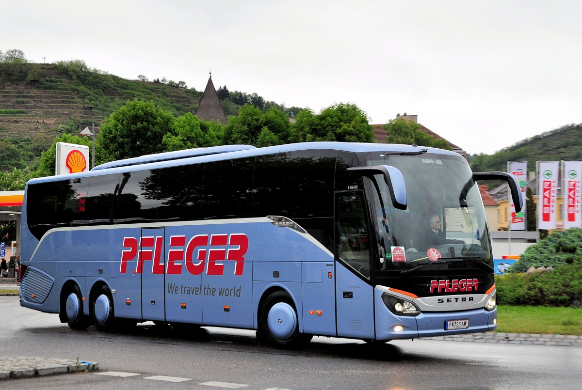 Setra 516 HD von Pfleger Reisen aus Niedersterreich am 17.Mai 2014 in Krems unterwegs.