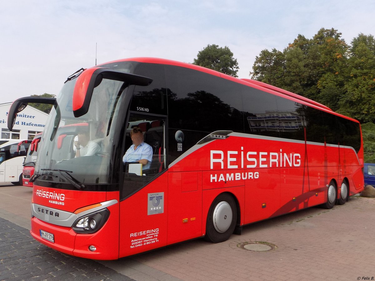 Setra 516 HD vom Reisering Hamburg aus Deutschland im Stadthafen Sassnitz. 