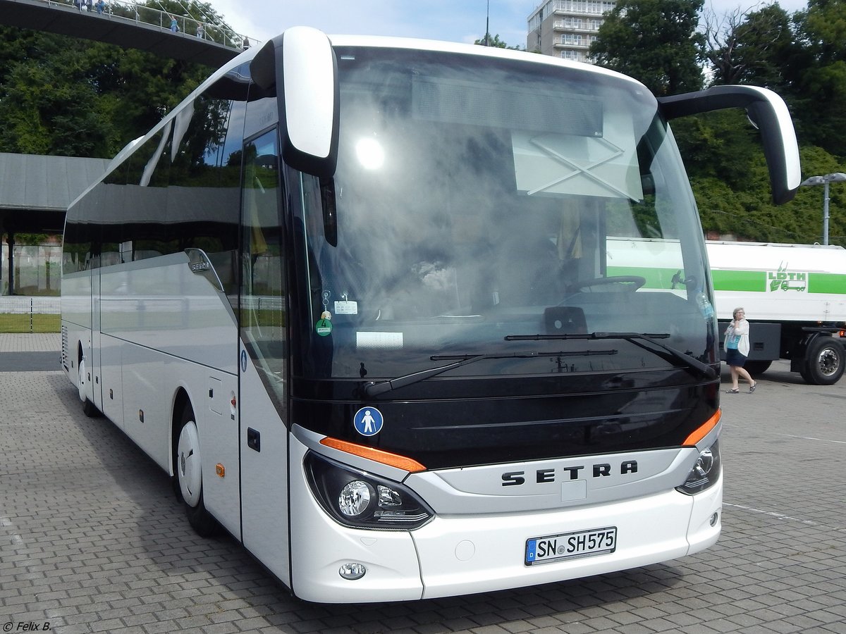 Setra 516 MD von SH Bus & Reisen Schwerin aus Deutschland im Stadthafen Sassnitz.