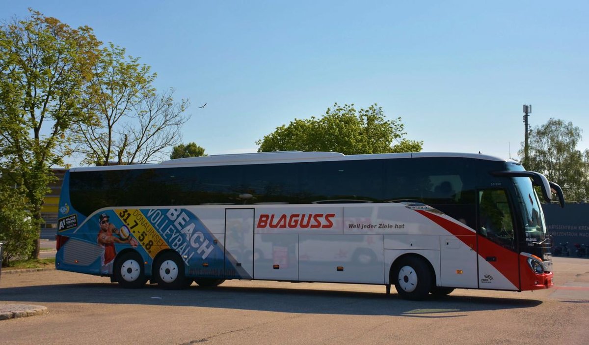 Setra 517 HD von Blaguss sterreich im Mai 2018 in Krems.