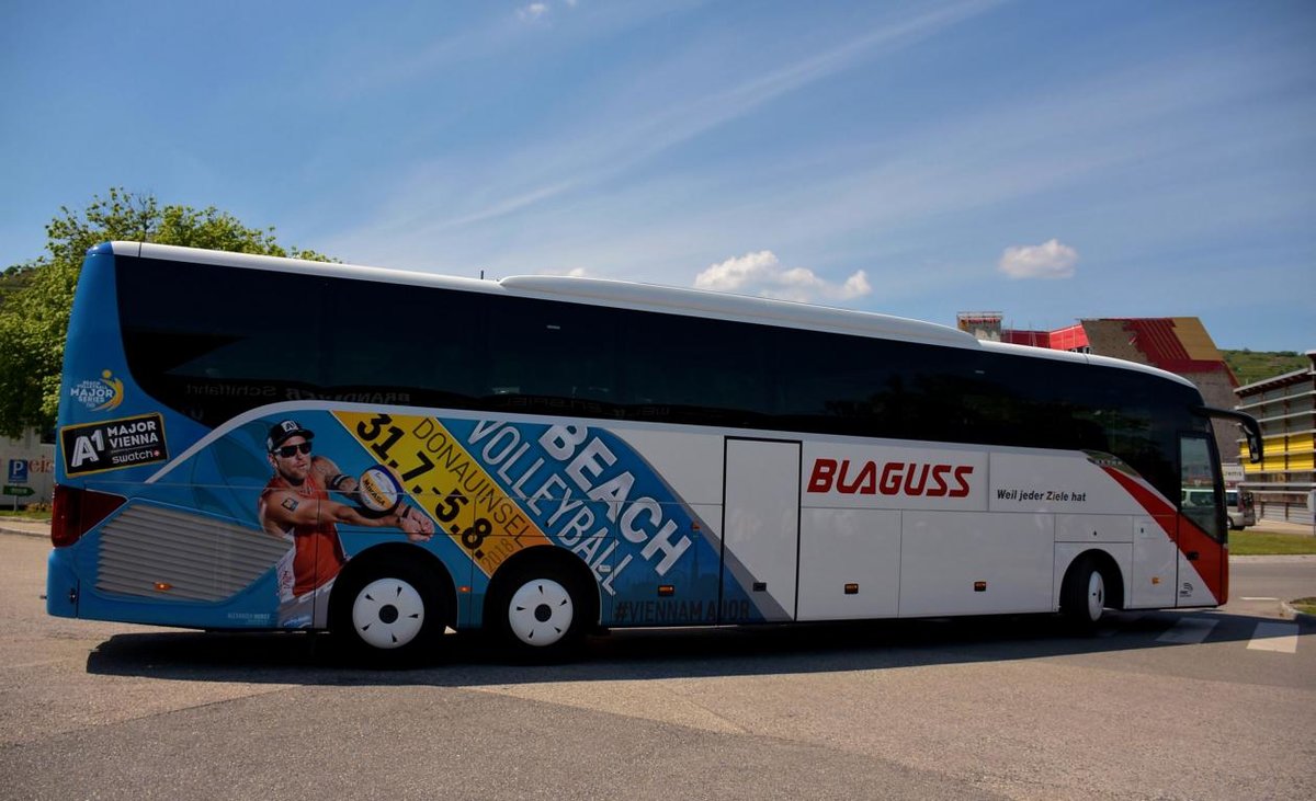 Setra 517 HD von Blaguss Reisen aus sterreich im Mai 2018 in Krems.