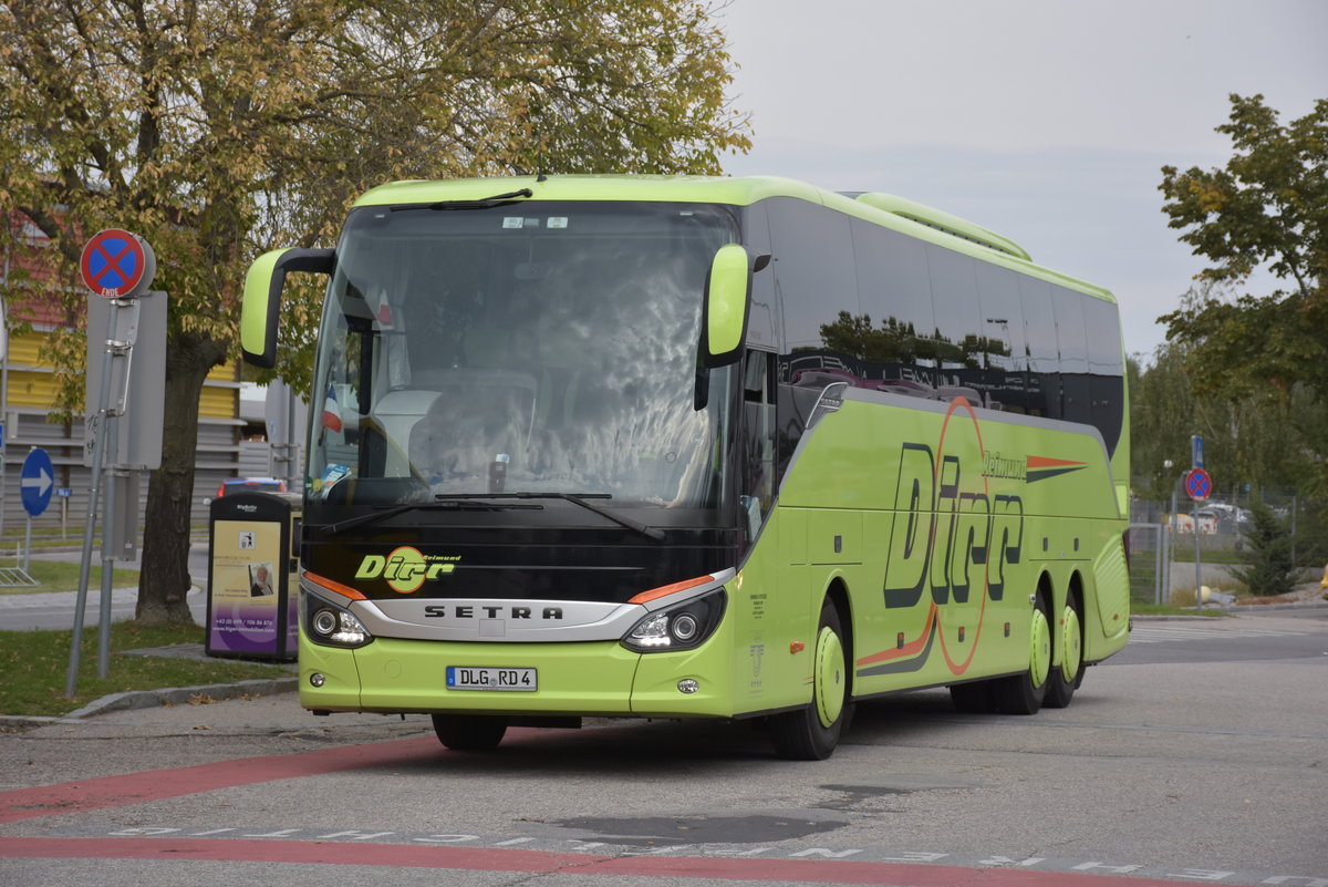 Setra 517 HD von DIRR Reisen aus der BRD 09/2017 in Krems gesehen.