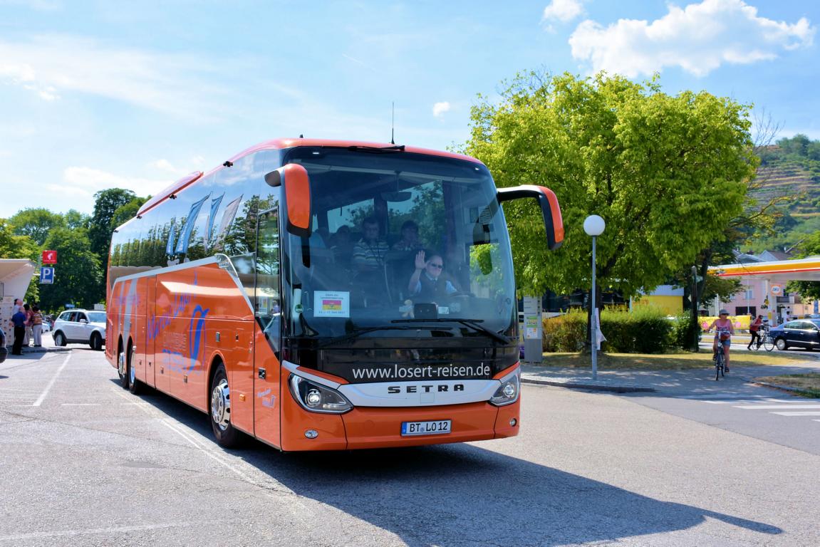 Setra 517 HD von Marcus Losert Reisen aus der BRD 06/2017 in Krems.