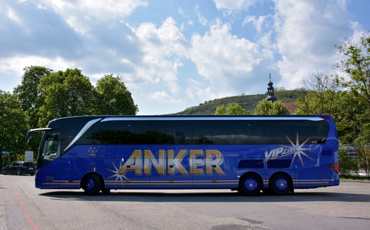 Setra 517 HDH von ANKER Reisen aus der BRD in Krems.