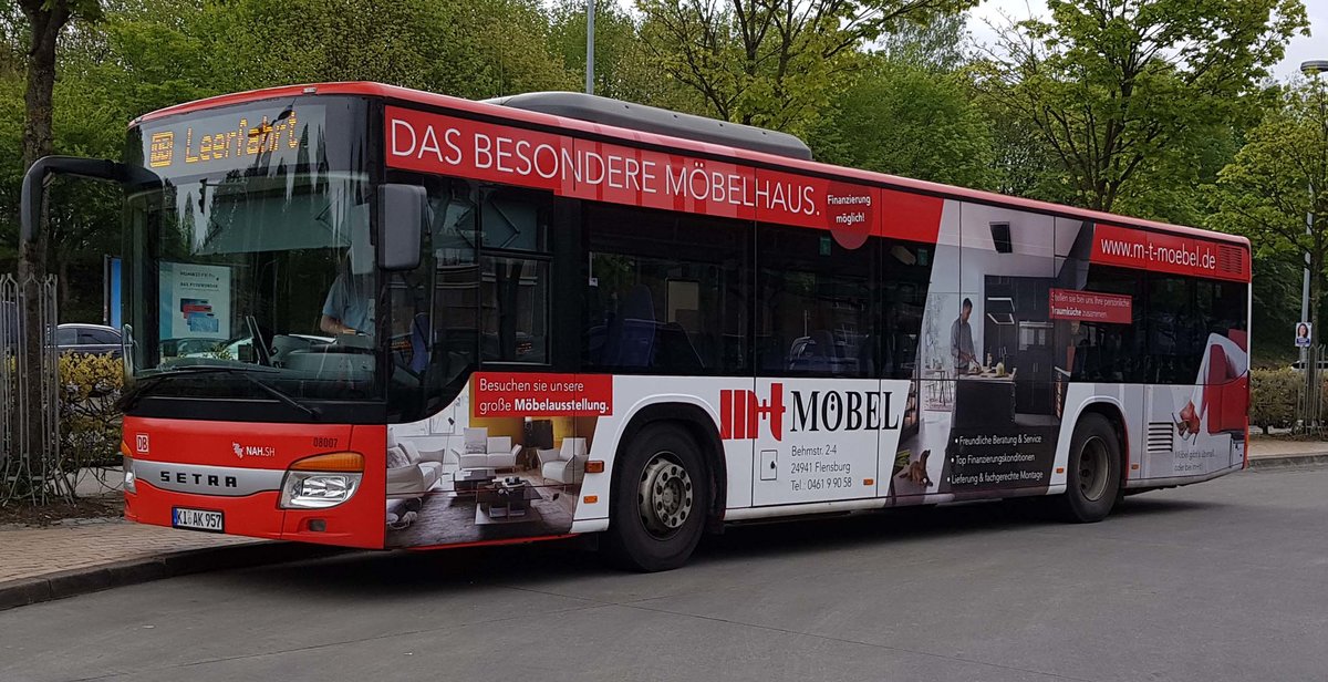 Setra der DB AG steht am Mai 2019 am Busbahnhof von Flensburg