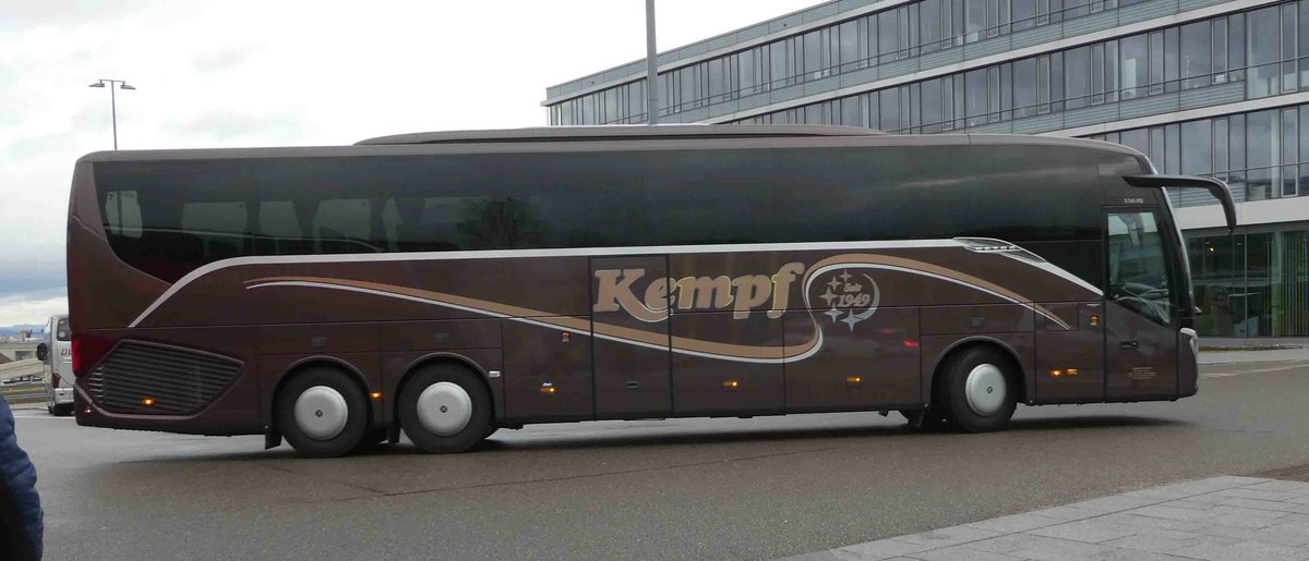 Setra des Busunternehmens KEMPF, gesehen bei den Retro Classics 2019 in Stuttgart