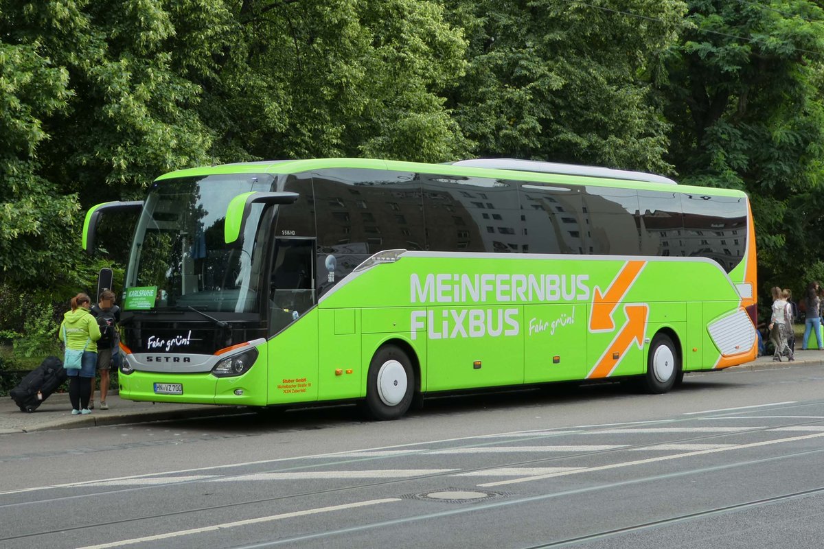 Setra von  FLIXBUS  wartet in Leipzig auf weitere Fahrgste im Juli 2016