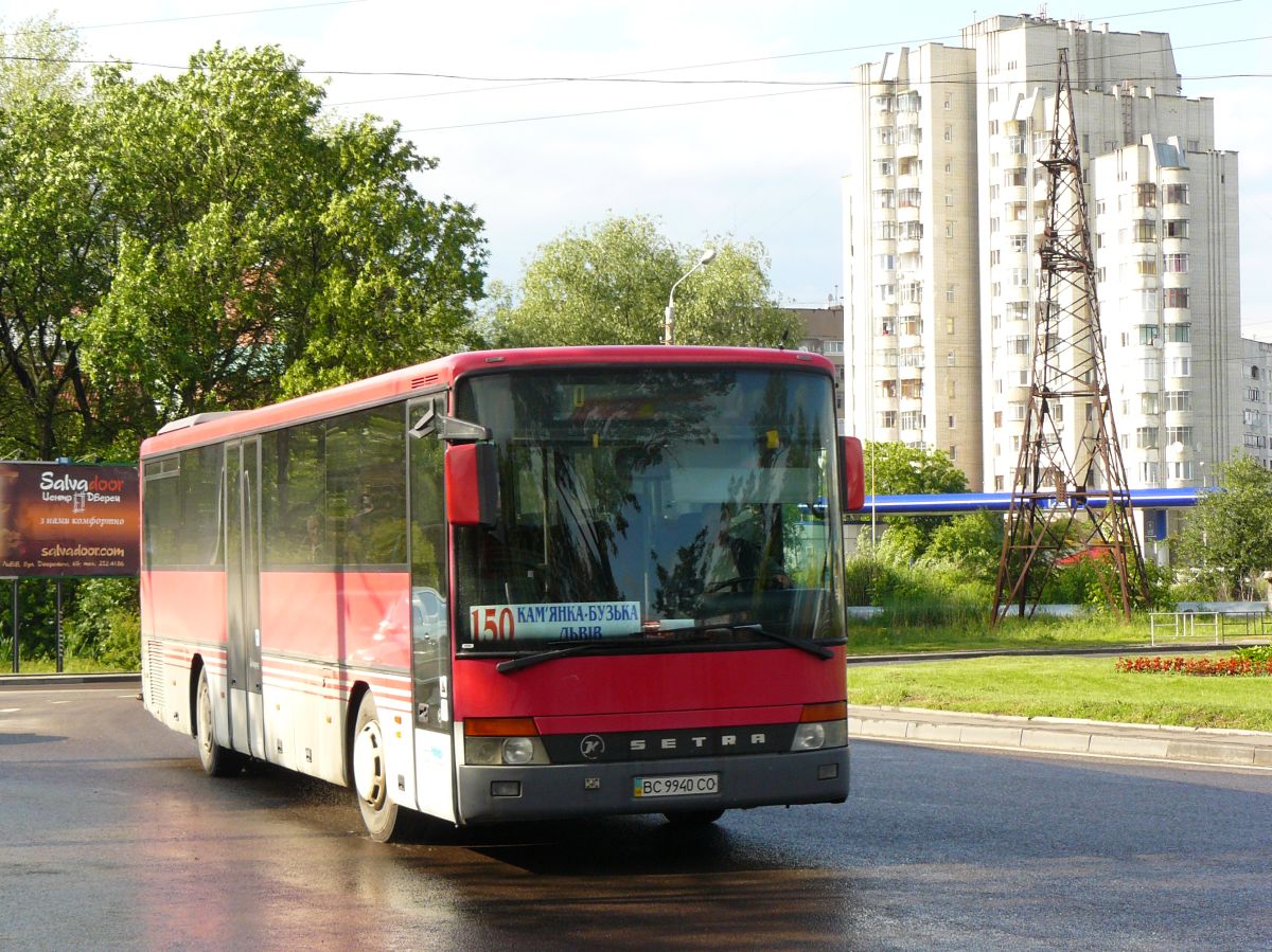 Setra S 315 UL Kssbohrer Bus Vul. Bohdana Khmel'nyts'koho, Lviv 01-06-2012.

Setra S 315 UL Kssbohrer bus Vul. Bohdana Khmel'nyts'koho, Lviv 01-06-2012.