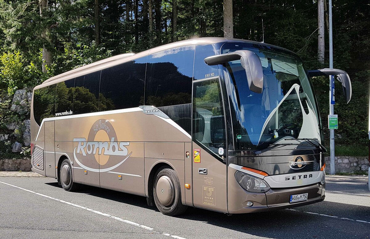 =Setra S 511 HD vom Busunternehmen ROMBS steht auf dem Busparkplatz am Knigsee, 09-2022