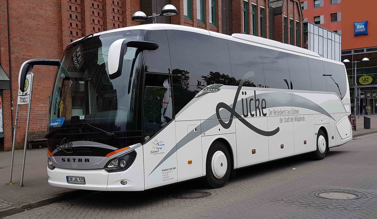 Setra S 515 HD vom Reisedienst LÜCKE aus Dülmen steht im Mai 2019 in Flensburg