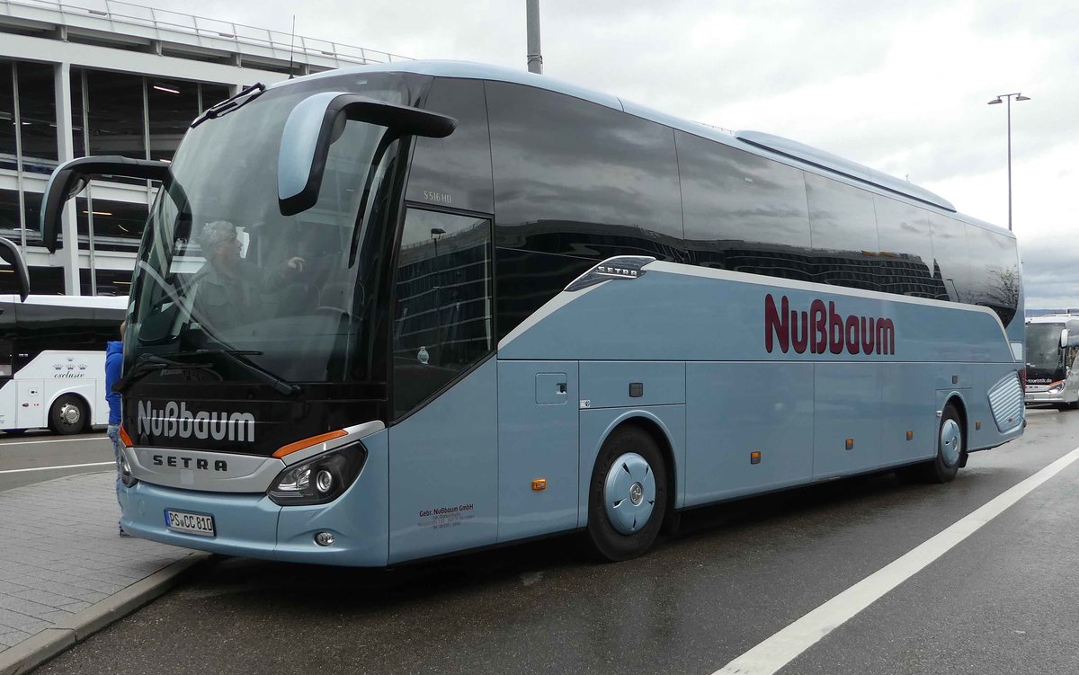 Setra S 516 des Busunternehmens Nußbaum steht bei den Retro Classics 2019 in Stuttgart