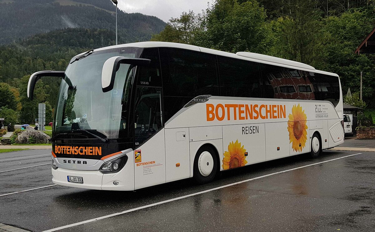 =Setra S 516 HD von BOTTENSCHEIN-Reisen steht im September 2022 auf dem Parkplatz Königsee