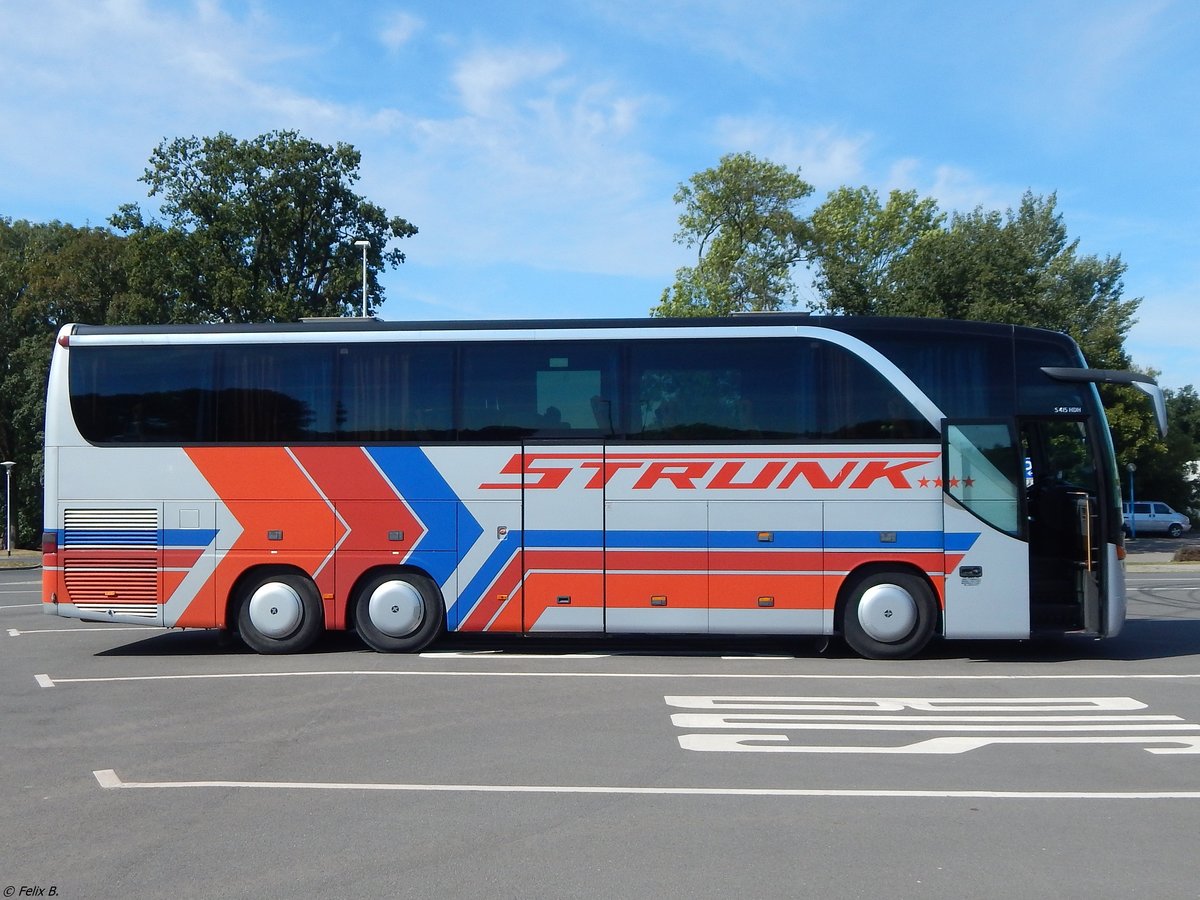 Setrs 415 HDH von Merbus-tour PTUE aus Weißrussland (ex Strunk/D) in Neubrandenburg.