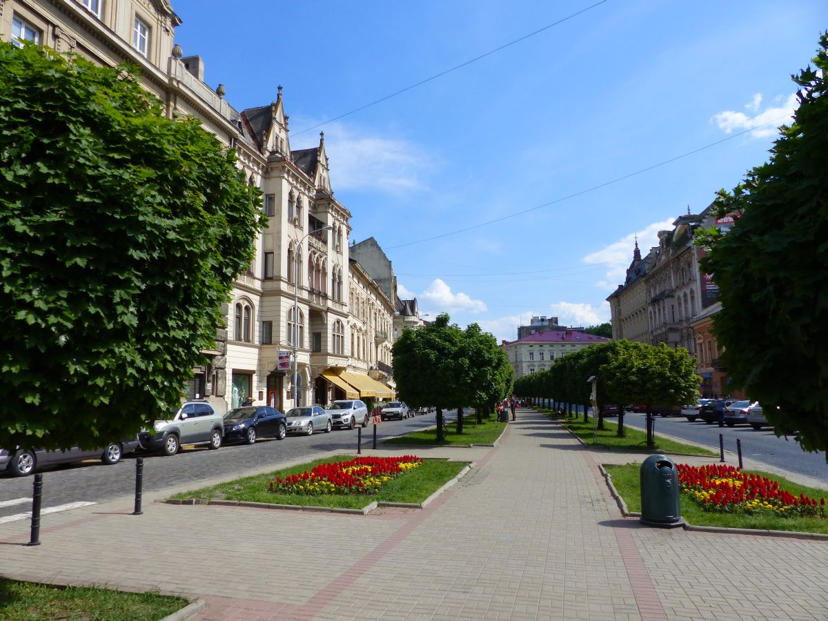 Shevchenka Allee, Lviv, Ukraine 04-06-2017.
Prospekt Shevchenka, Lviv, Oekrane 04-06-2017.