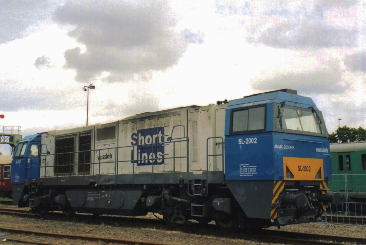 ShortLines SL-2002 steht whrend ein Ausstellung am 2 Juli 2004 in Roosendaal Goederen. Es wird gleich der letzte Auftritt fr ShortLines sein, weil im Kurze darauf die SL in die Pleite ging mit viel Kontroverse.