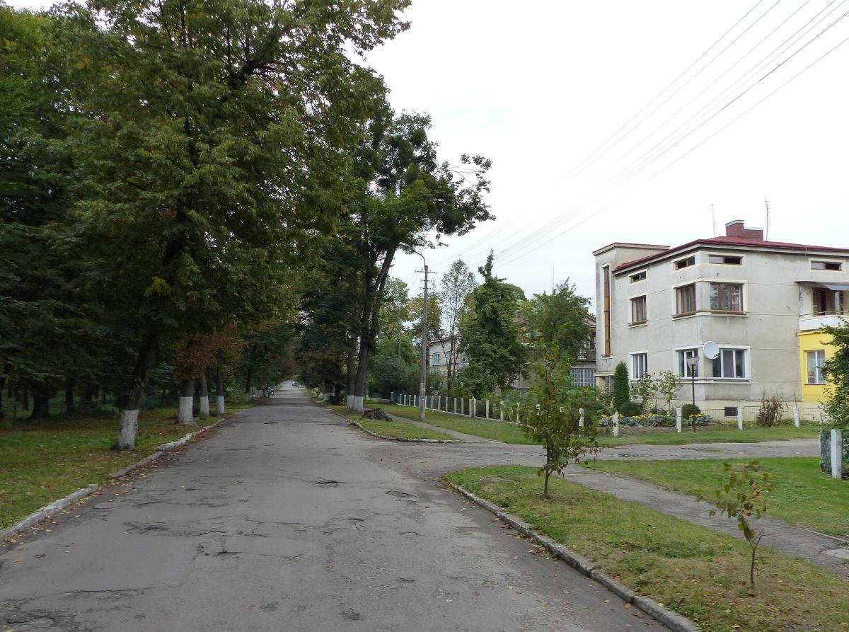 Stepana Bandery Strasse, Zhovkva 06-09-2016.

Stepana Bandery straat, Zhovkva 06-09-2016.