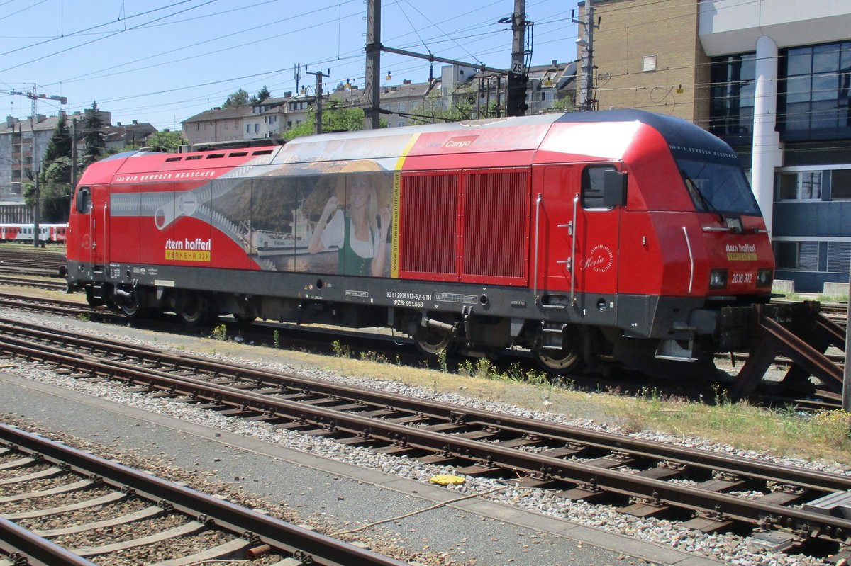 StH 2016 912 steht am 10 Mai 2018 in Linz Hbf. 